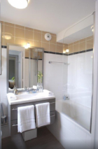 Lourda Apartments, Lourdes (Hautes Pyrenees) - Bathroom
