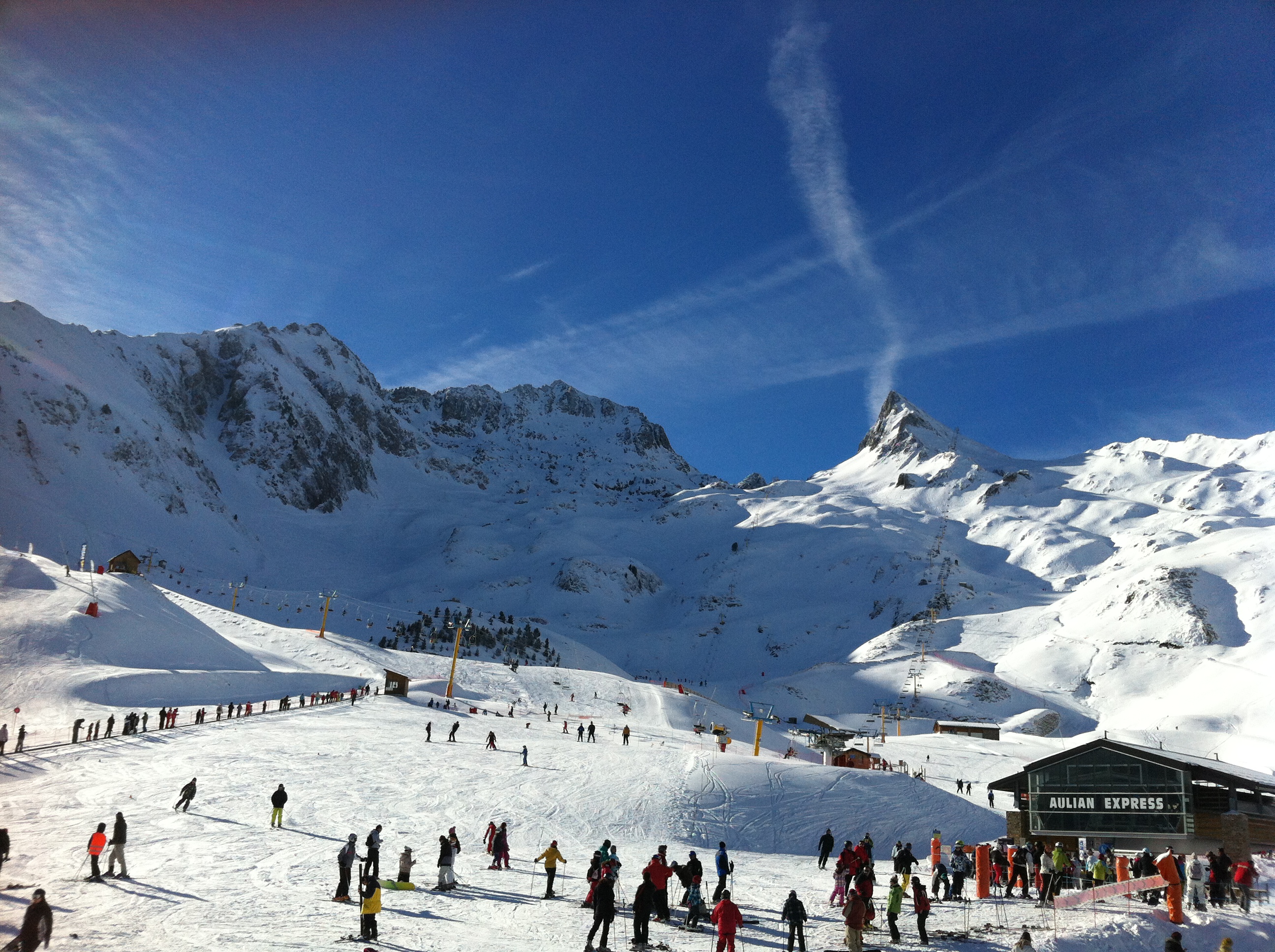 Luz Saint Sauveur Ski Domain. Hautes Pyrenees 